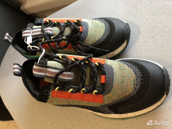 Кроссовки Zara