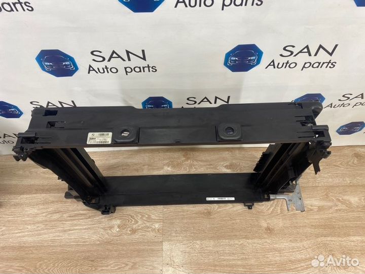 Рамка радиатора Bmw 5 F10 N52B25 2011