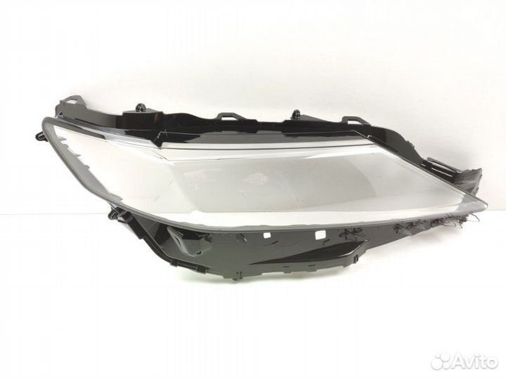 Стекло фары правое Toyota Camry V70 2017