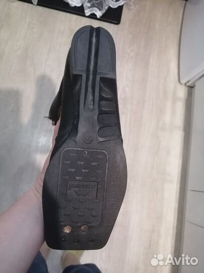 Продам лыжные ботинки в хорошем 37 размер