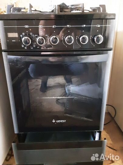 Продаю газовую плиту Гефест