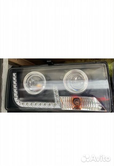 Линзовые передние фары на Лада 2107