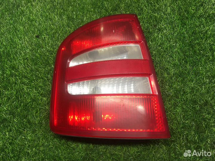 Фонарь задний левый Skoda Fabia MK1 2000