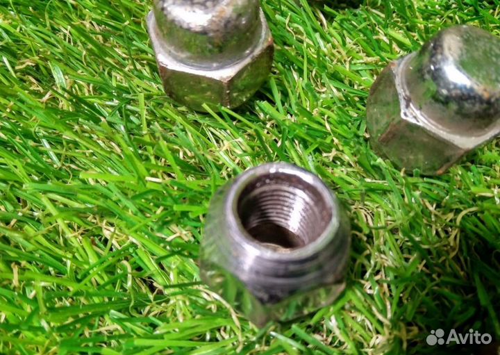 Гайка болт шпилька колесная Nissan