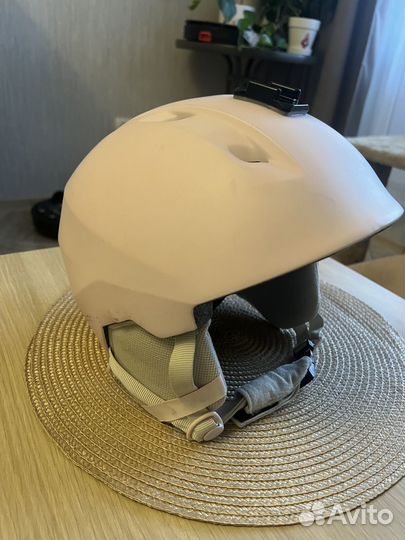 Шлем горнолыжный