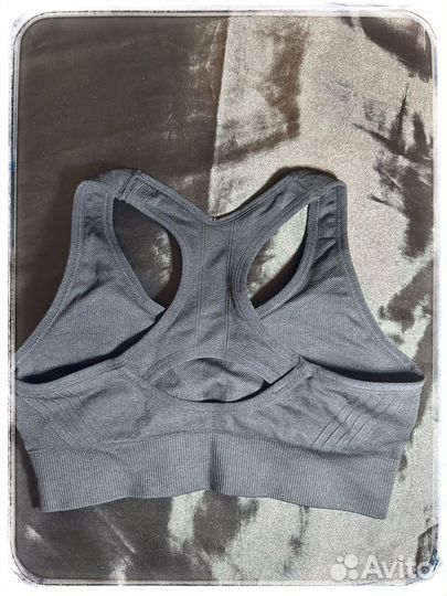 Спортивный топ