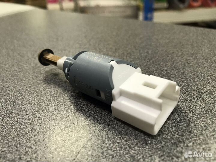 Датчик педали тормоза 2190/ 2172/ 21214 Renault