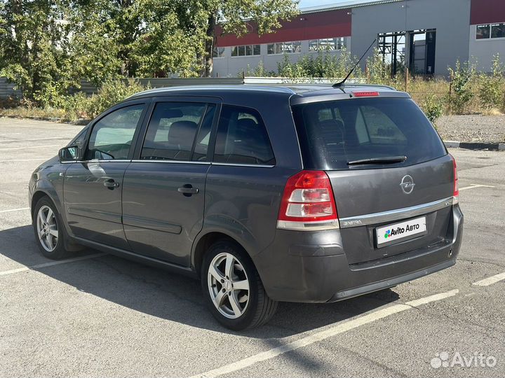 Opel Zafira 1.7 МТ, 2009, 260 000 км