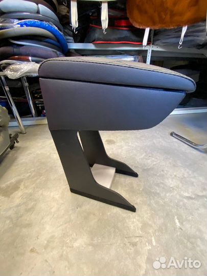 Подлокотник Skoda Octavia Tour, экокожа