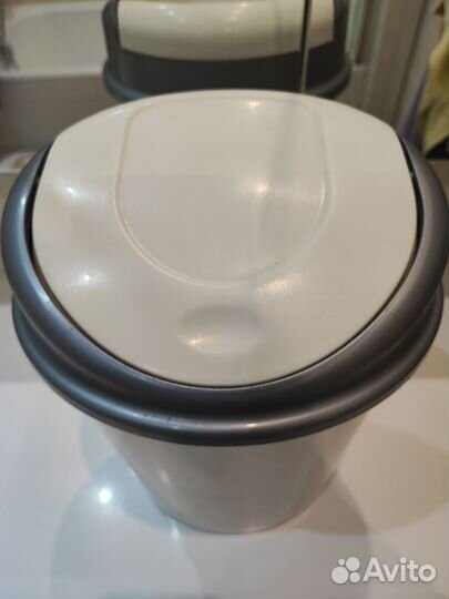 Мусорное ведро пластиковое 10 л бу