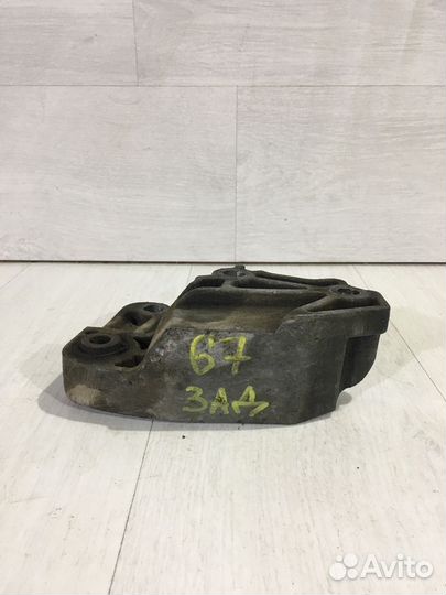 Кронштейн опоры кпп mazda 3 BK 2.0 мт седан