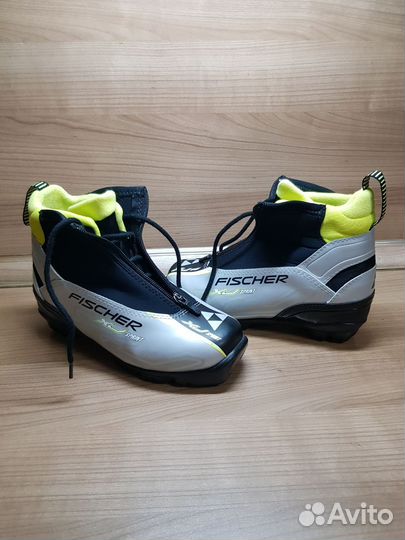 Беговые лыжи классические бу для ребенка