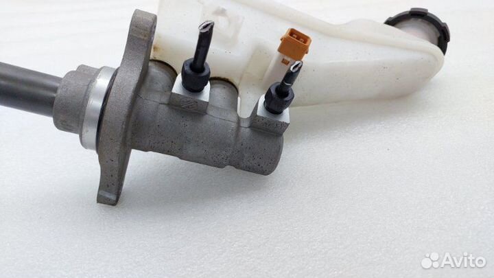 Б/У Главный тормозной цилиндр Состояние отличное