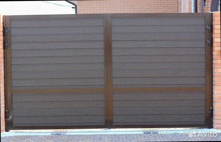 Ворота с калиткой распашные