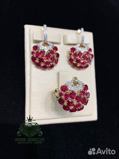 Роскошный комплект с бриллиантами и корундами