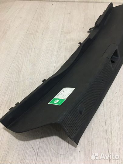 Накладка на порог багажника Mercedes Benz C200