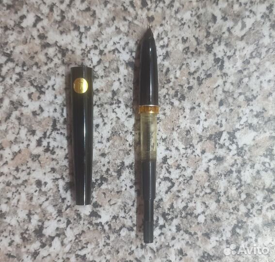 Советская перьевая ручка с золотым пером. 1972г
