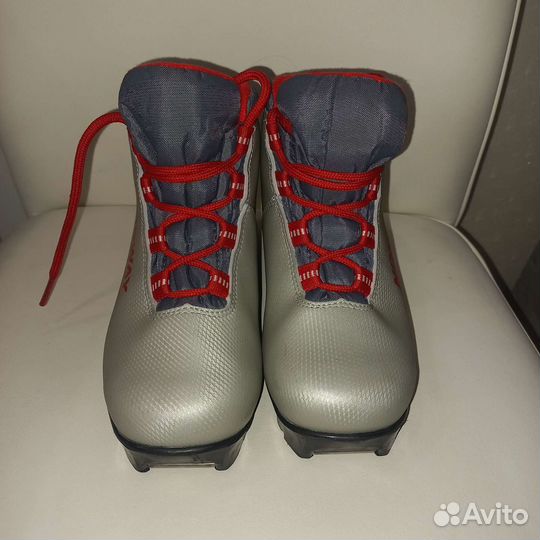 Детские лыжные ботинки