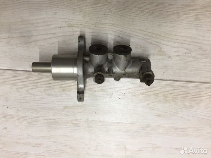 Главный тормозной цилиндр LADA Priora хэчбек 124