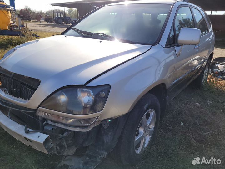 Lexus RX 3.0 AT, 1998, битый, 260 000 км