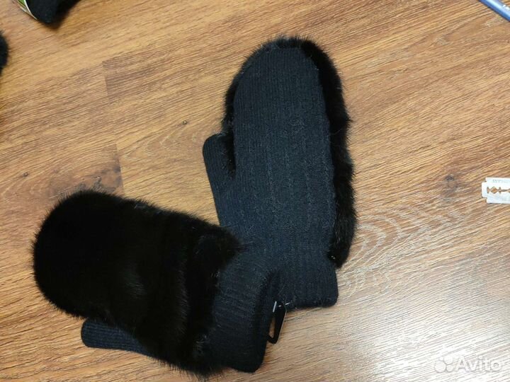 Варежки с мехом норки