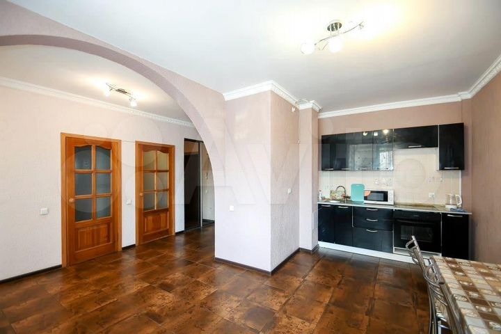 2-к. квартира, 80 м², 2/10 эт.