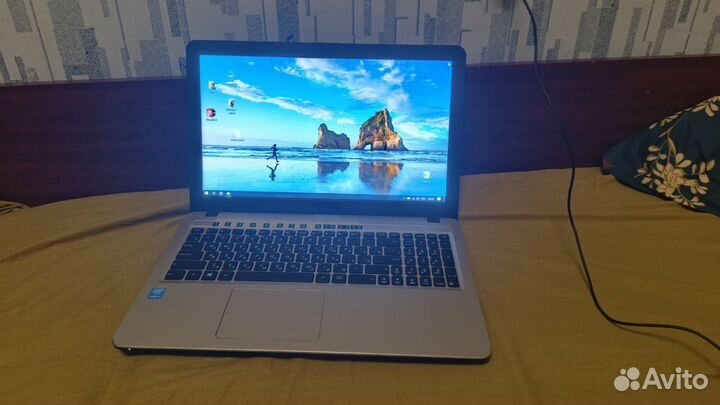 Ноутбук Asus core i3 5005u