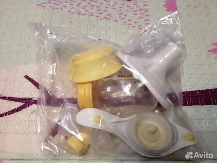 Молокоотсос medela ручной