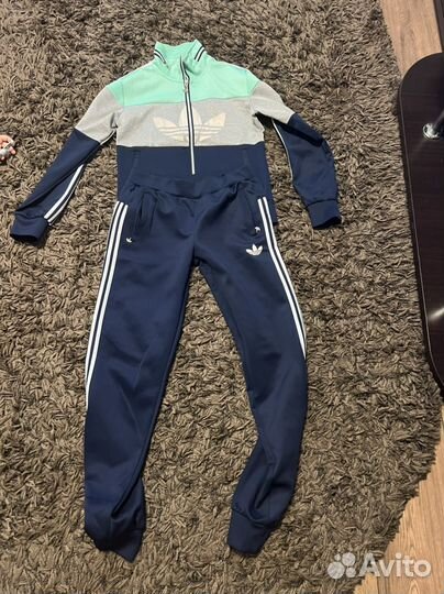 Спортивный костюм женский