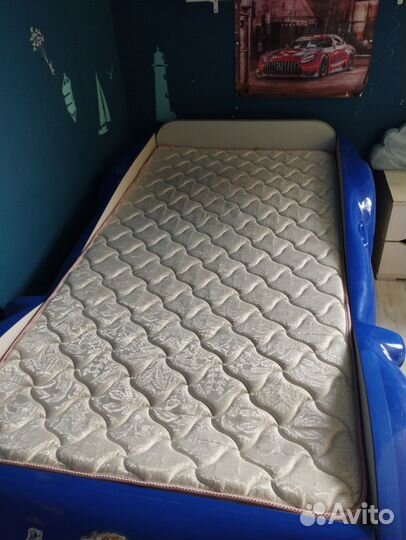 Кровать машина