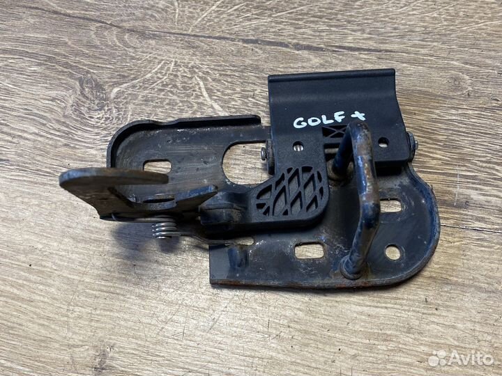 Volkswagen golf 5 plus крюк капота,замок