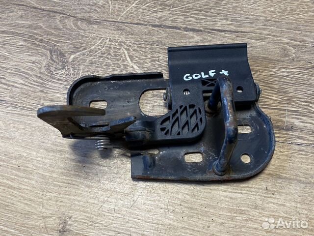 Volkswagen golf 5 plus крюк капота,замок
