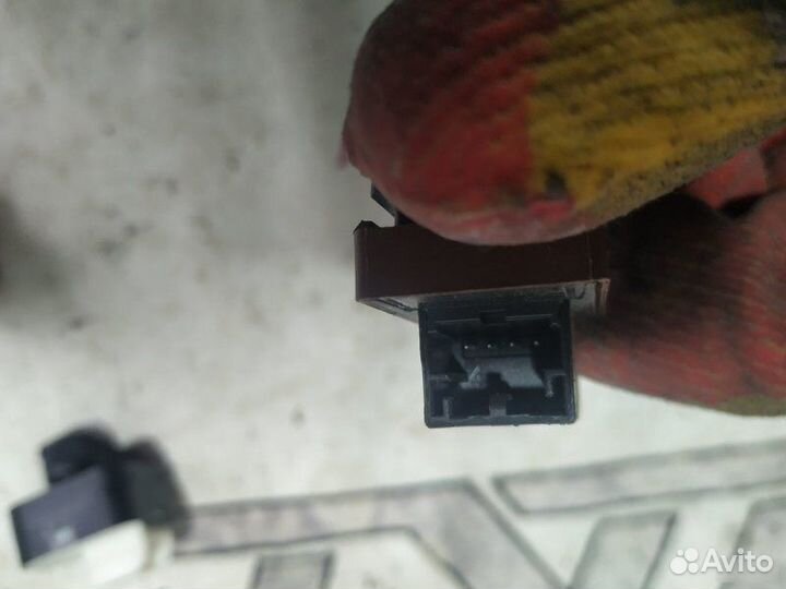 Кнопка стеклоподъемника Audi S5 8T 2007—2011