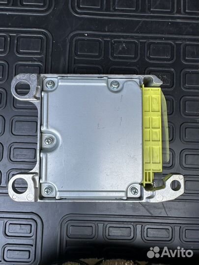 Toyota Camry блок SRS airbag