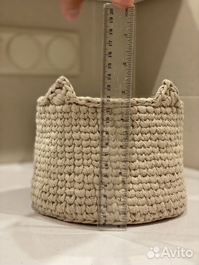 Корзинка вязаная с ушками