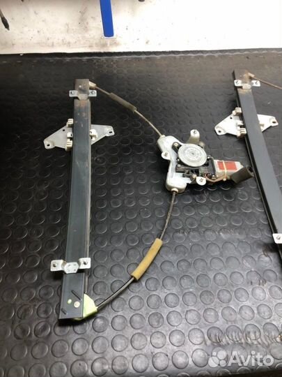 Стеклоподъемник передний правый Ssang yong Rexton