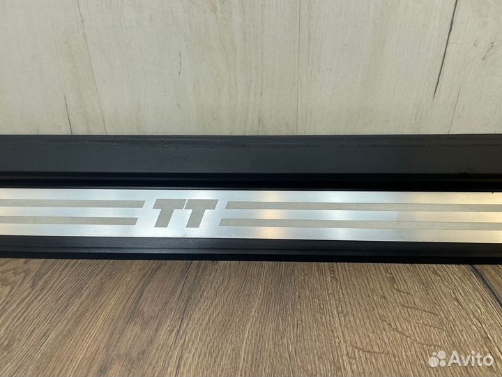 Накладка на порог салона правая Audi Tt 8N 2005
