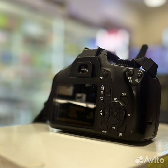 Зеркальный фотоаппарат Canon 4000D