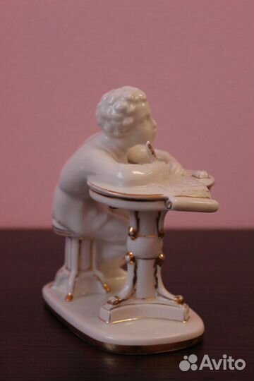 Фарфоровая статуэтка Юный Пушкин