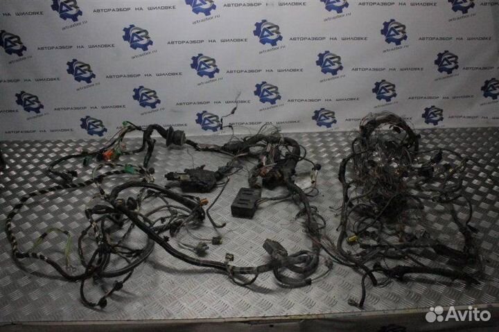 Проводка (коса) подкапотная Citroen C4 Picasso 1