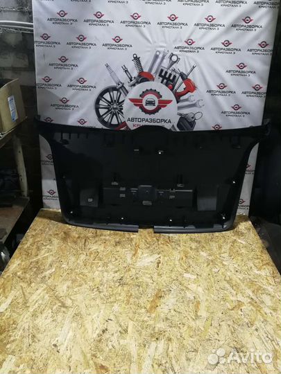 Обшивка двери багажника VW Touran 2003-2010