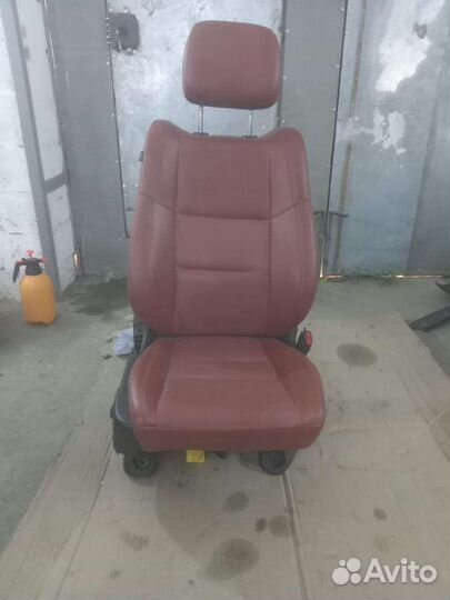 Сиденья Jeep grand Cherokee wk2 2012