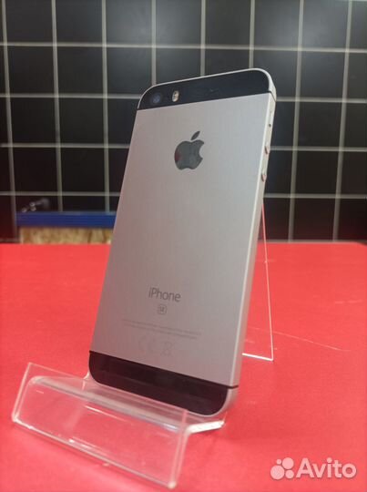 iPhone SE, 32 ГБ