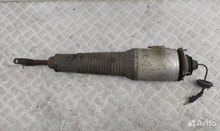 Амортизатор/стойка передняя правая Audi A8/S8