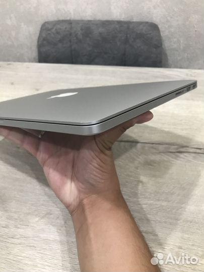 Macbook pro 13 2015 i5 250Gb SSD