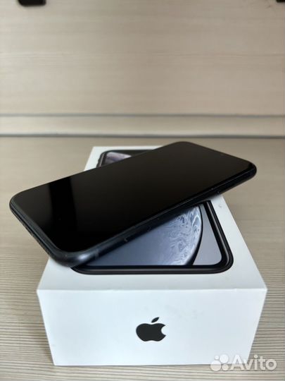 iPhone Xr, 64 ГБ
