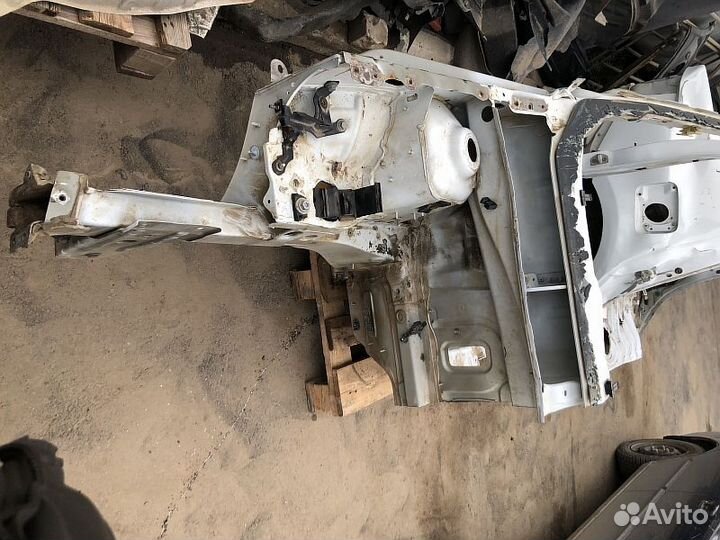 Передняя правая Четверть лонжерон Renault Logan 2