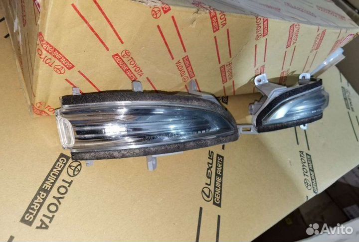 Поворотник в зеркало Lexus Lx 2009-2020