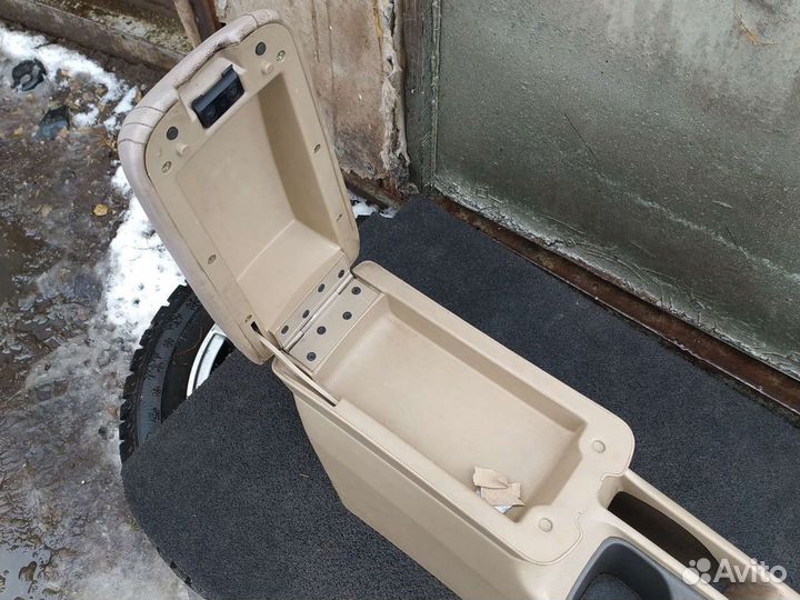 Подлокотник chery vortex estina