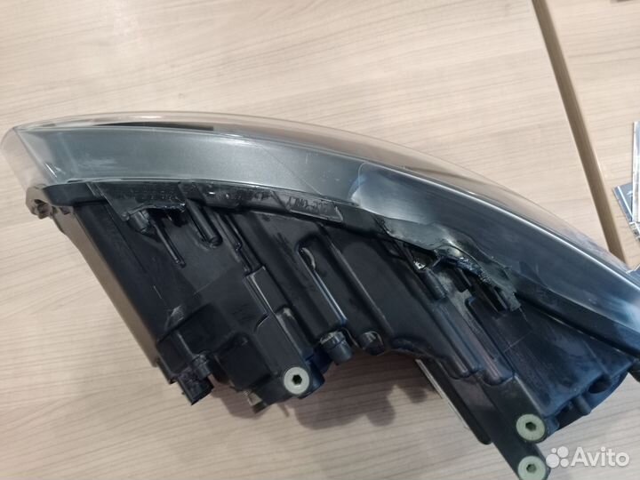 Фара передняя правая на volkswagen polo